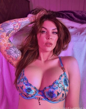 WatchGirlsPlay