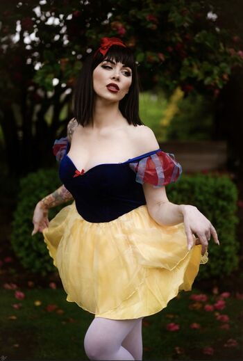 WatchGirlsPlay