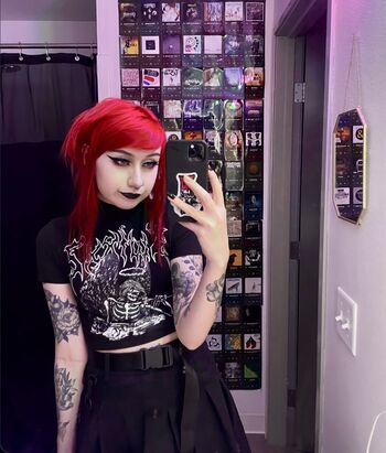 WatchGirlsPlay