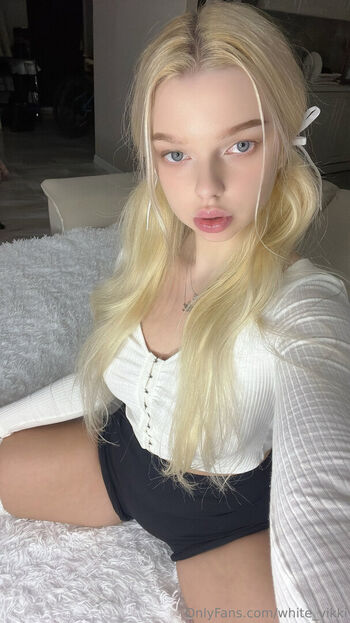 White Vikki