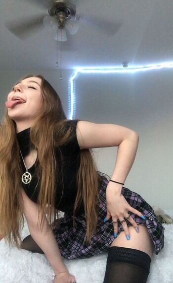 Full leaked Mira nowhere / private onlyfans photo