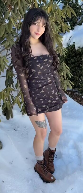 Full leaked Kimlnaa/ private onlyfans photo