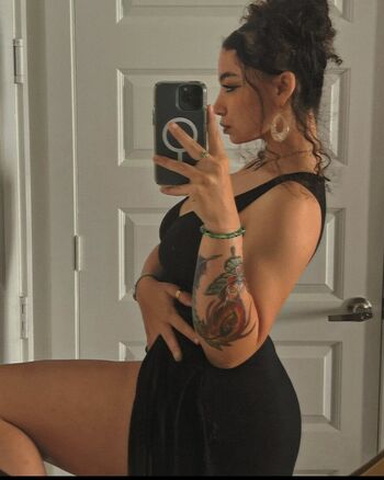Full leaked Woahh emily private onlyfans photo