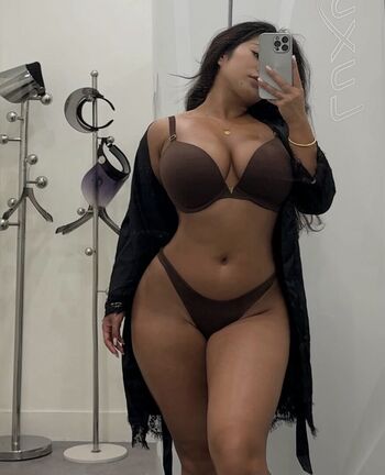 Full leaked Wuwuyan private onlyfans photo