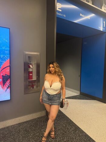 Full leaked X valll x valll private onlyfans photo