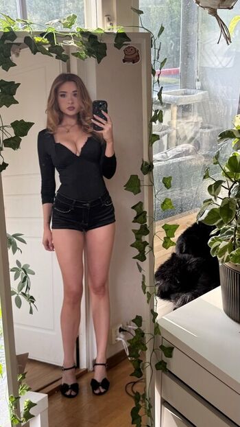 Full leaked Yaboielina private onlyfans photo