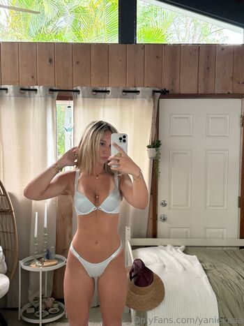 Full leaked Yaniekawalker private onlyfans photo