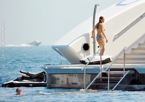 Full leaked Yasmin le bon private onlyfans photo