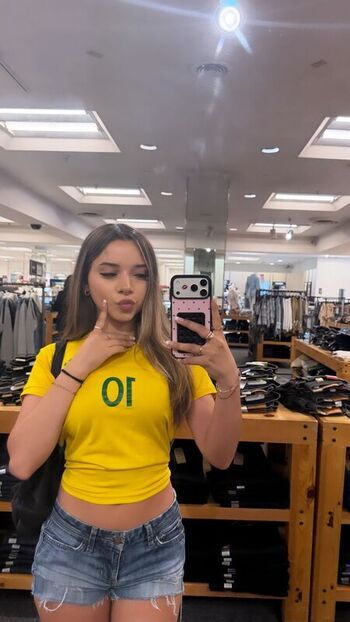 Full leaked Yessseeeniiaa page private onlyfans photo
