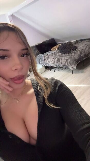 Full leaked Yessseeeniiaa private onlyfans photo