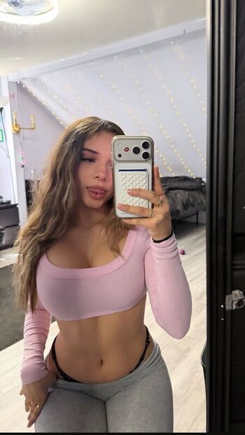 Full leaked Yessseeeniiaa private onlyfans photo