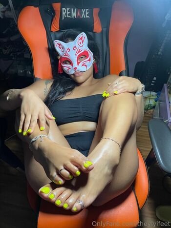 Full leaked Yiyi feet private onlyfans photo