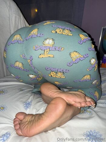 Full leaked Yiyifeet private onlyfans photo