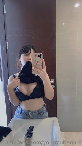 Yourrcutiegurl