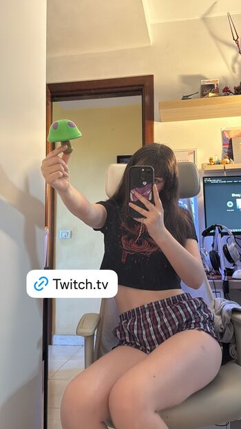 Full leaked Yquen private onlyfans photo