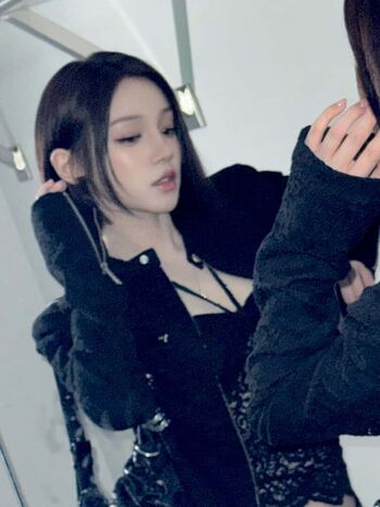 Full leaked Yuqi page private onlyfans photo
