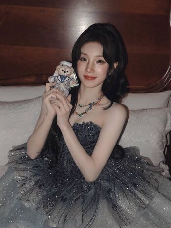 Full leaked Yuqi page private onlyfans photo