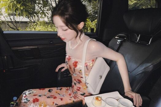 Full leaked Yuqi page private onlyfans photo