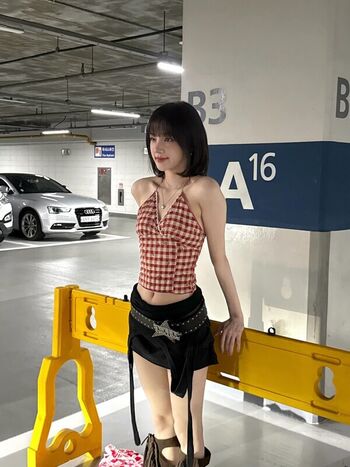 Full leaked Yuqi page private onlyfans photo