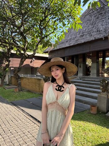 Full leaked Zhang xinmu  page private onlyfans photo