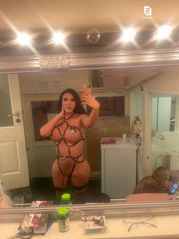 Full leaked Zinaats private onlyfans photo