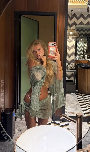 Full leaked Zoe kaeppele  page private onlyfans photo