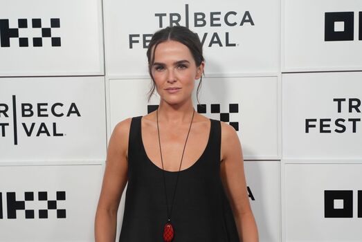 Zoey Deutch